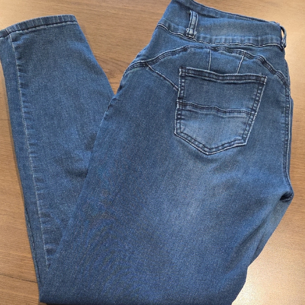 Classic Blue Women's Jeans [ITEM #4]